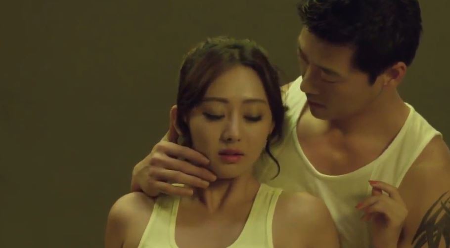 dit-nu-pt-kute-girl-trong-phong-tap